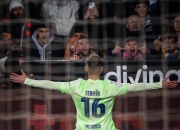 半岛体育直播-包含布斯克茨梅开二度，巴萨主场大胜的词条