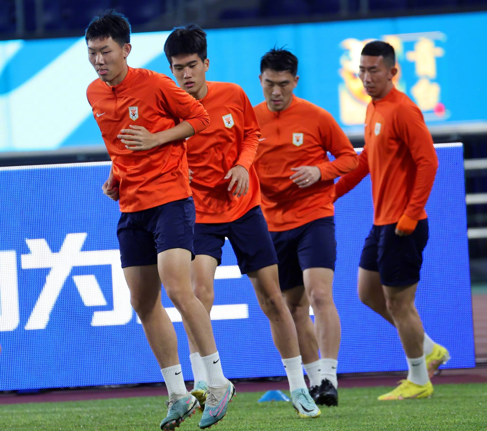 包含沙尔克教练组人事调整,全力备战下一轮比赛的词条 包含沙尔克教练组人事调整,全力备战下一轮比赛的词条