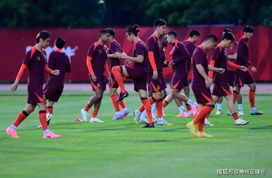 包含后卫进球成为杀手锏,帮助球队取得胜利的词条 包含后卫进球成为杀手锏,帮助球队取得胜利的词条