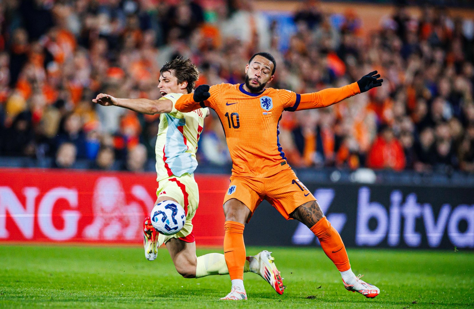 欧洲足球大赛激烈比拼持续进行