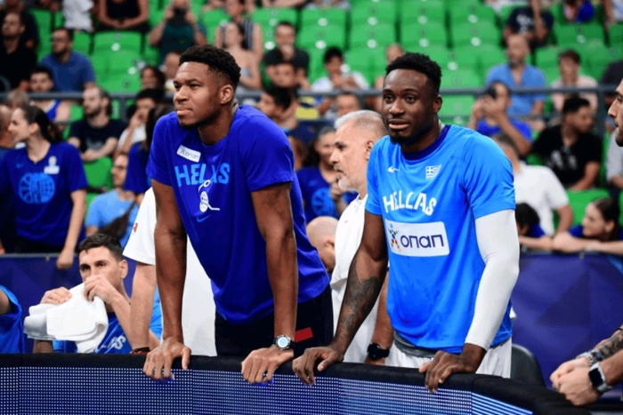 包含斯洛文尼亚队成功杀入附加赛，继续征程的词条