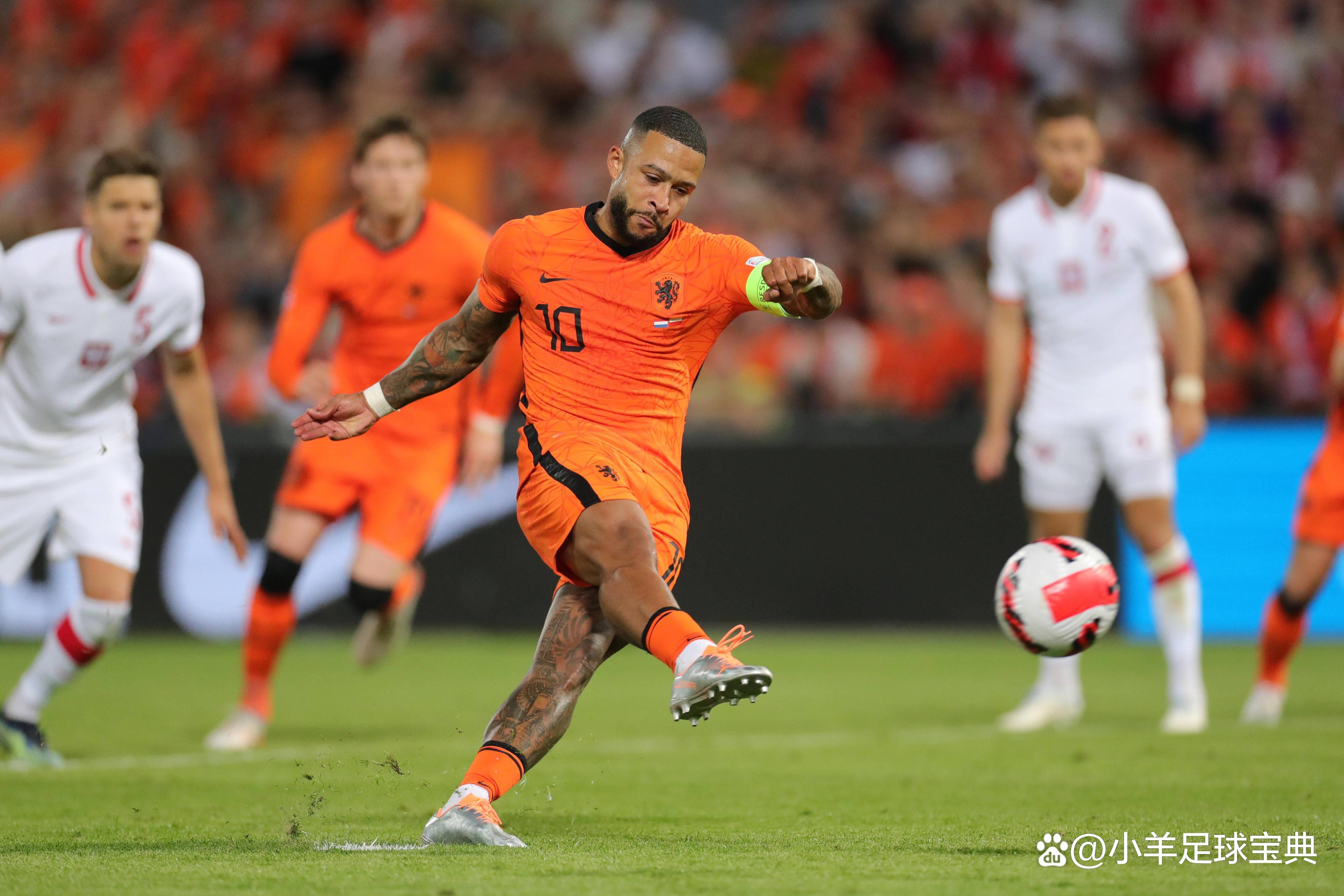 荷兰队在欧预赛中以大比分击败对手 荷兰队在欧预赛中以大比分击败对手