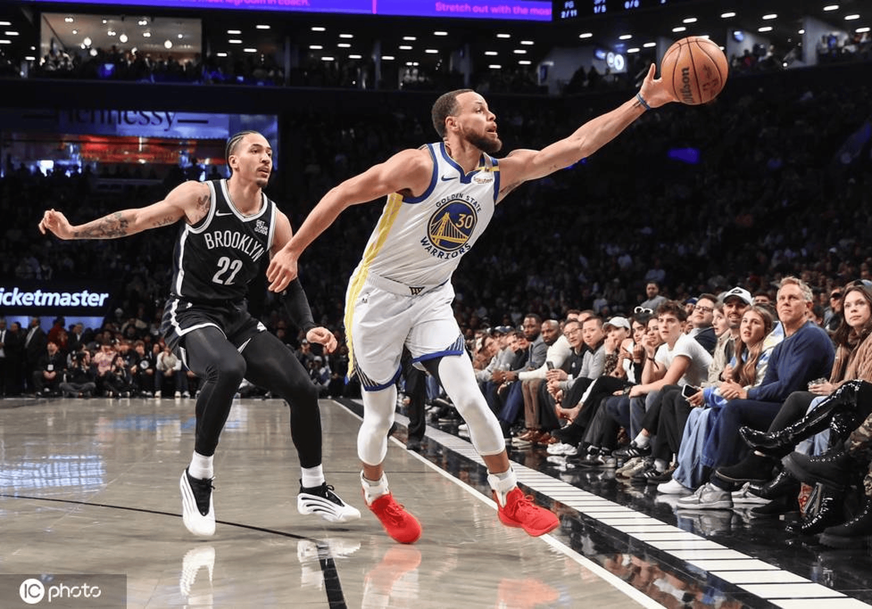 勇士主场取胜篮网,库里砍27分 勇士主场取胜篮网,库里砍27分