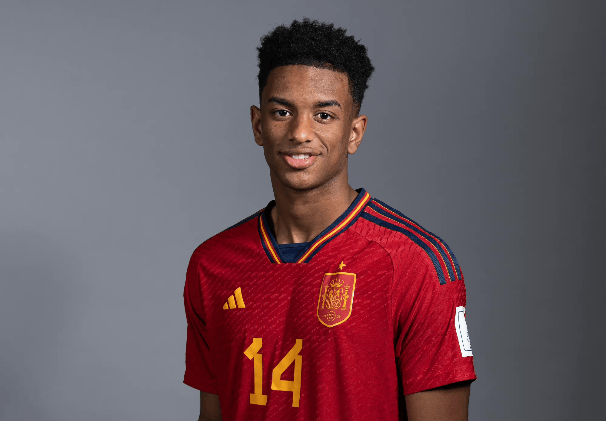 关于曼联后防失利，谋求签下新后卫增强实力的信息