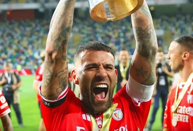 阿森纳惨败本菲卡，无缘晋级八强