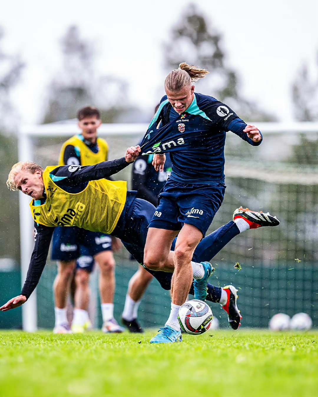 欧国联比赛惊险一幕：球场上的风云变幻的简单介绍